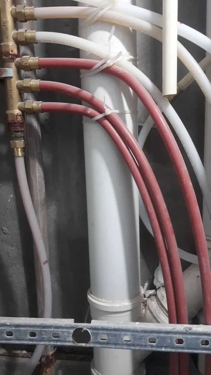 Tubulação de gás e água quente  - Foto 5