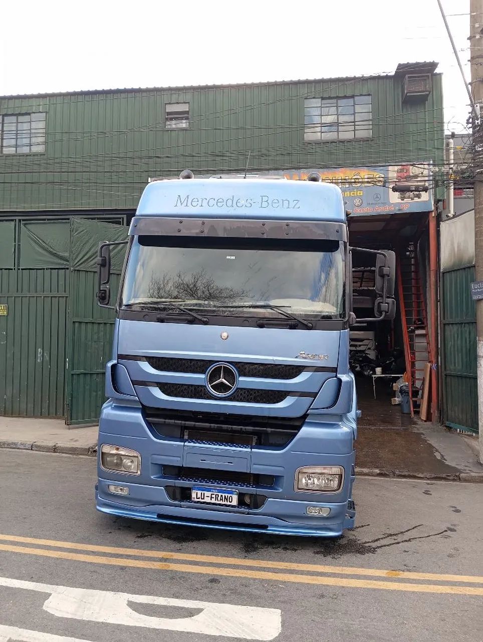 Axor 2544 2014 teto alto automático  - Foto 3