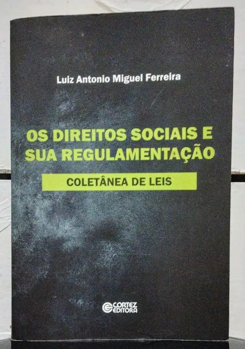 Livro, Coletânea De Leis. 