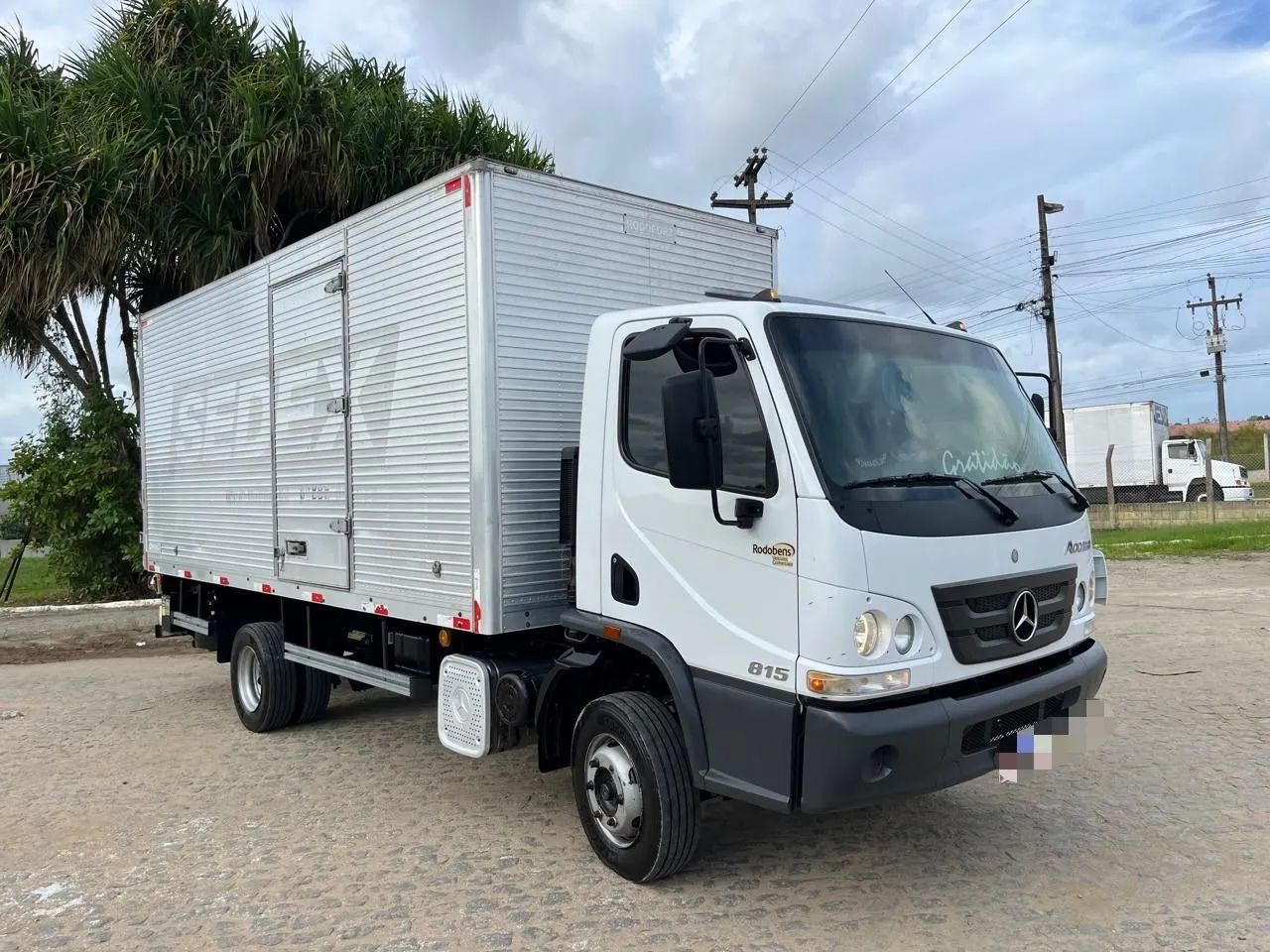 Accelo 815 ce 2021 com plataforma hidráulica Marksell MKS 1200.Único dono.