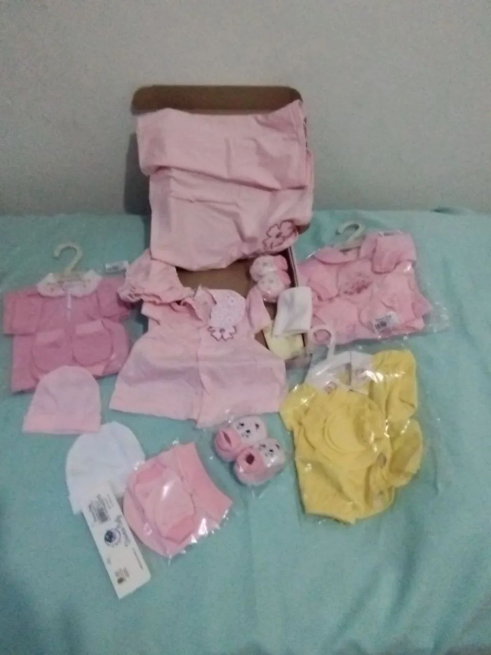 Kit Roupa Bebê Menina - em algodão, Vestido, Meias, Acessórios