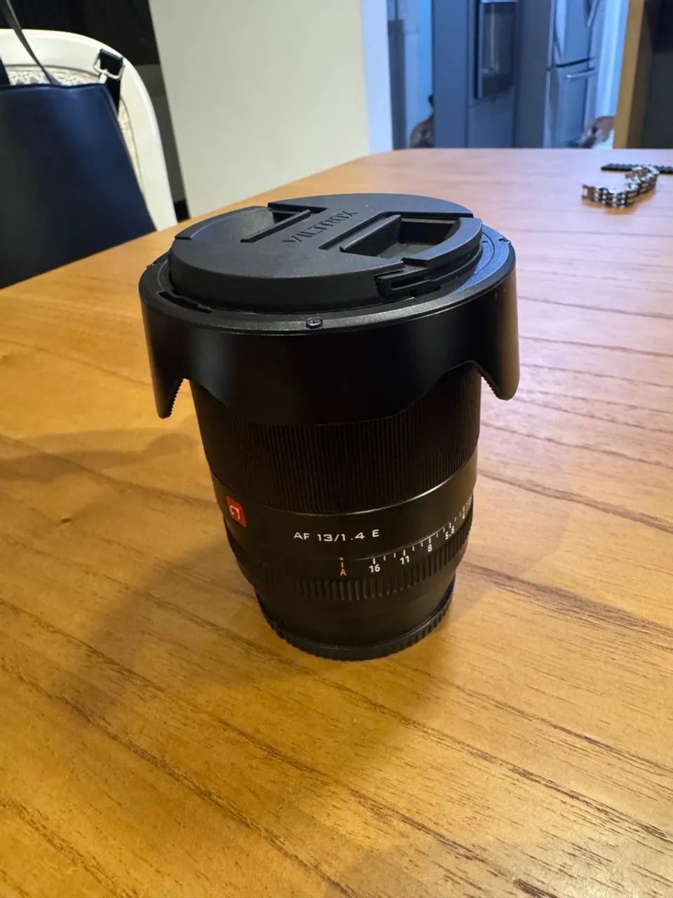 Lente Viltrox AF 13mm f/1.4 E para Câmeras Sony E-Mount