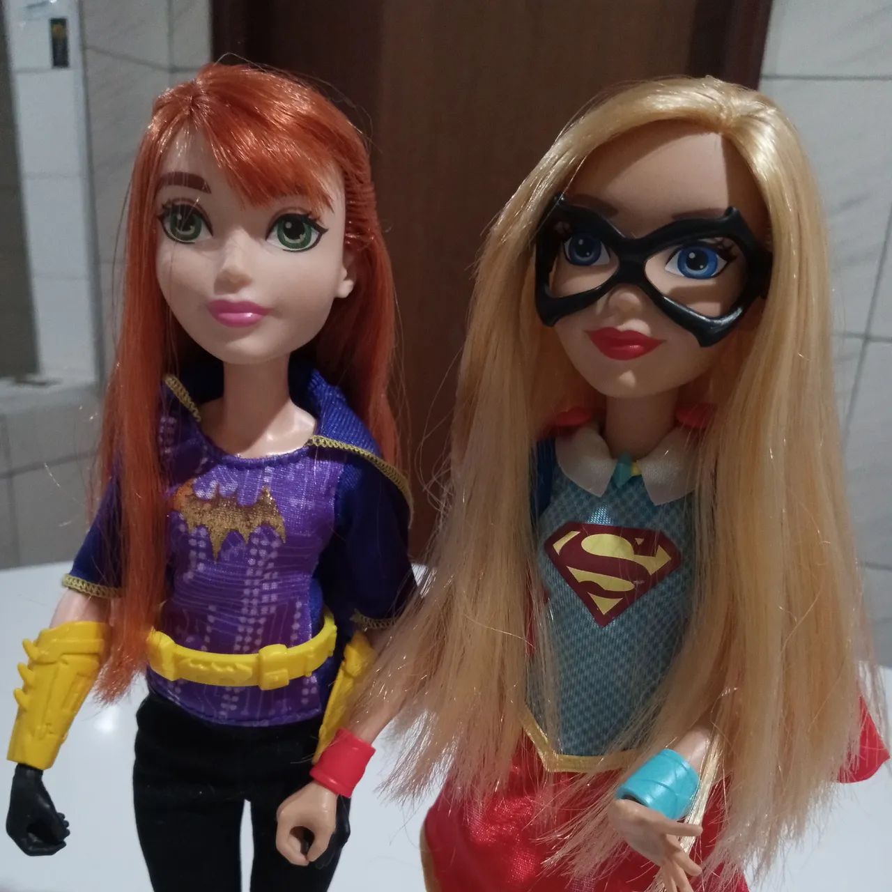 Boneca Batgirl e SuperGirl DC Super Hero Girls