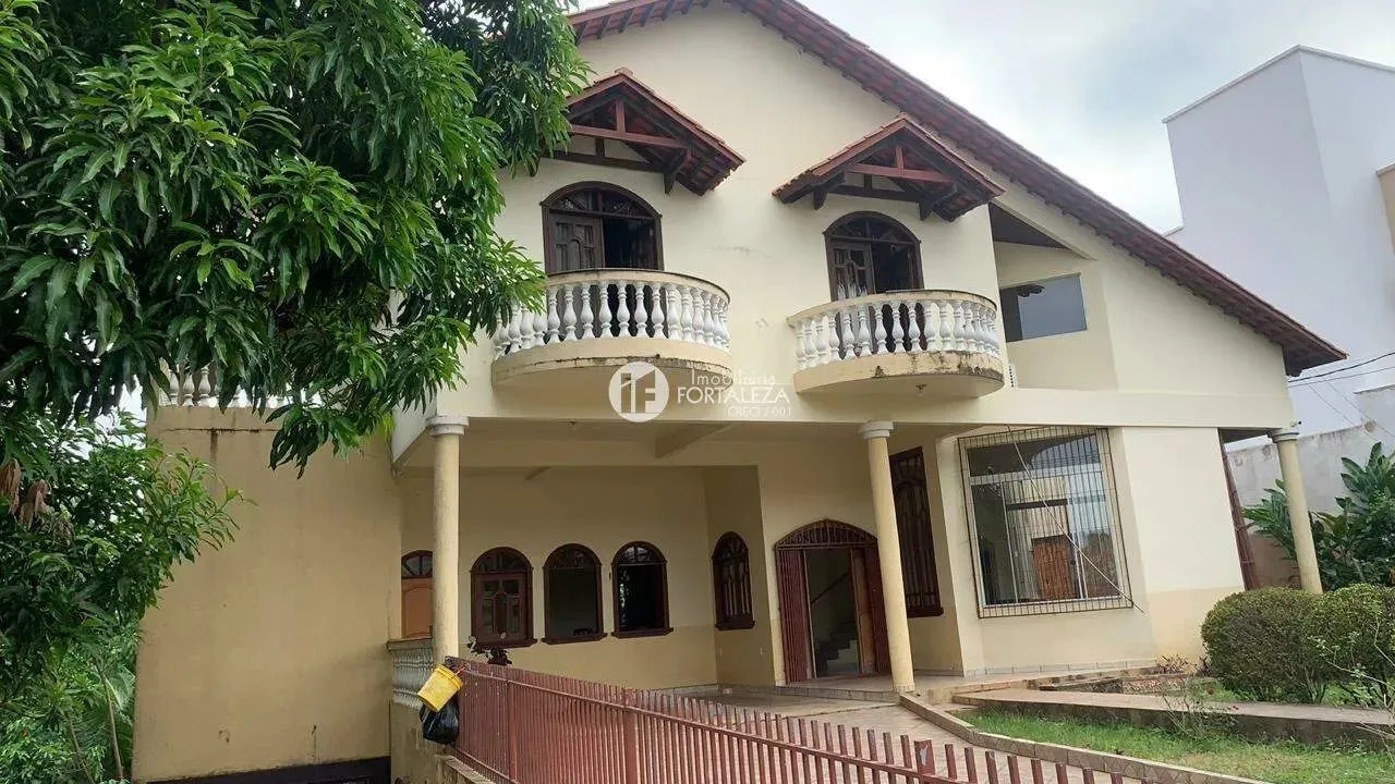 Casa à venda, 7 quartos sendo 1 suíte, 4 vagas, Conjunto Castelo Branco - Rio Branco/AC