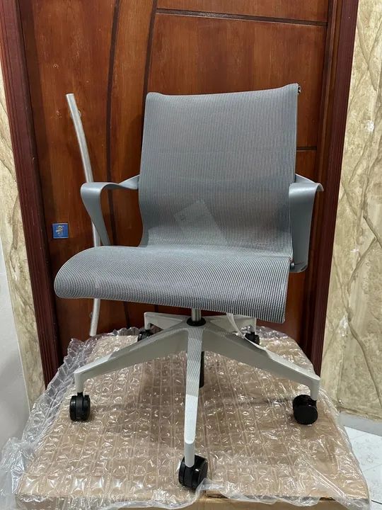 cadeira Herman miller setu platinada Entrego grátis sp capital 