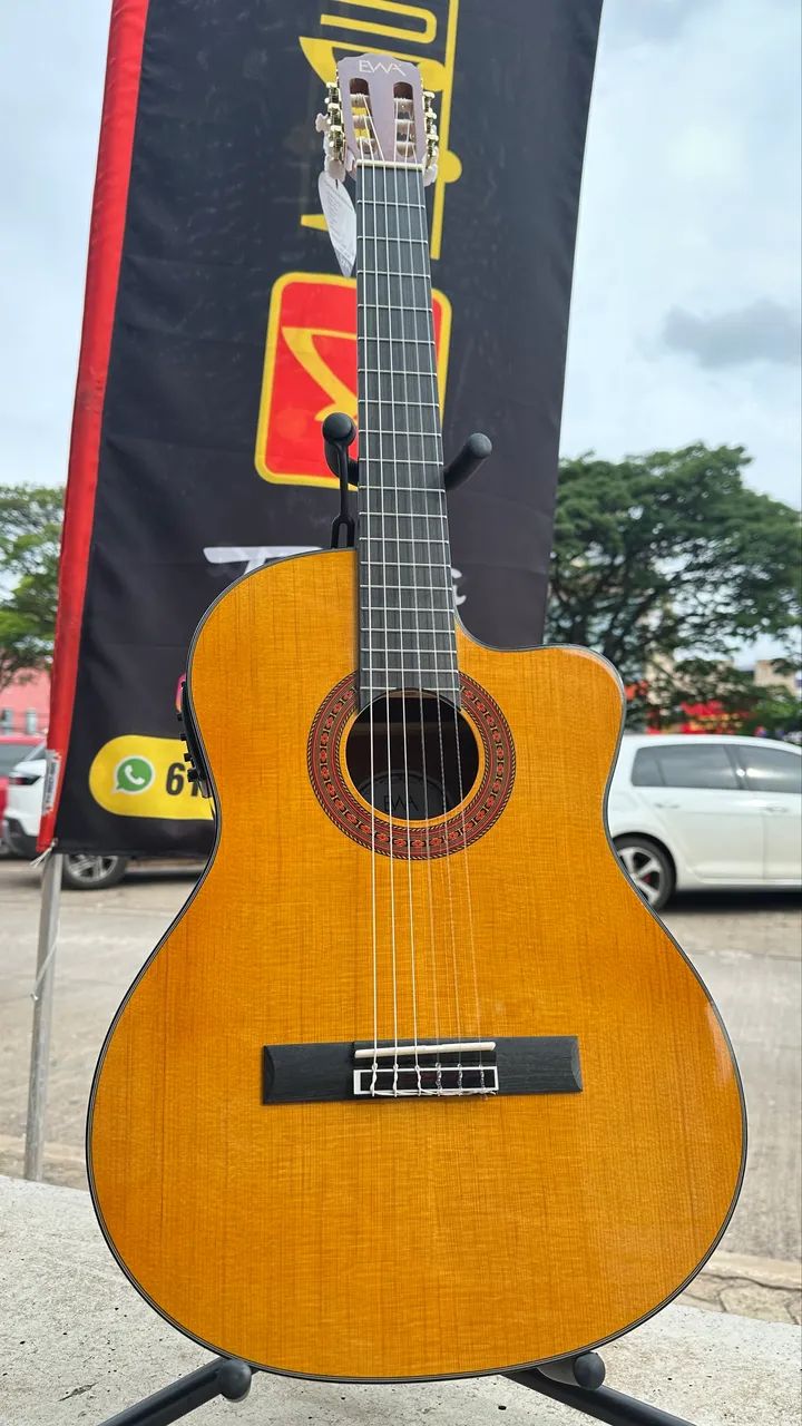 Violão eletroacústico Nylon EWA com afinador 