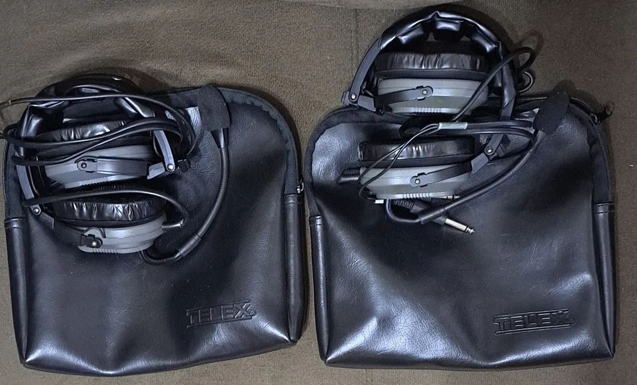 2 Fones de Ouvido Telex Echelon 20 com Estojo