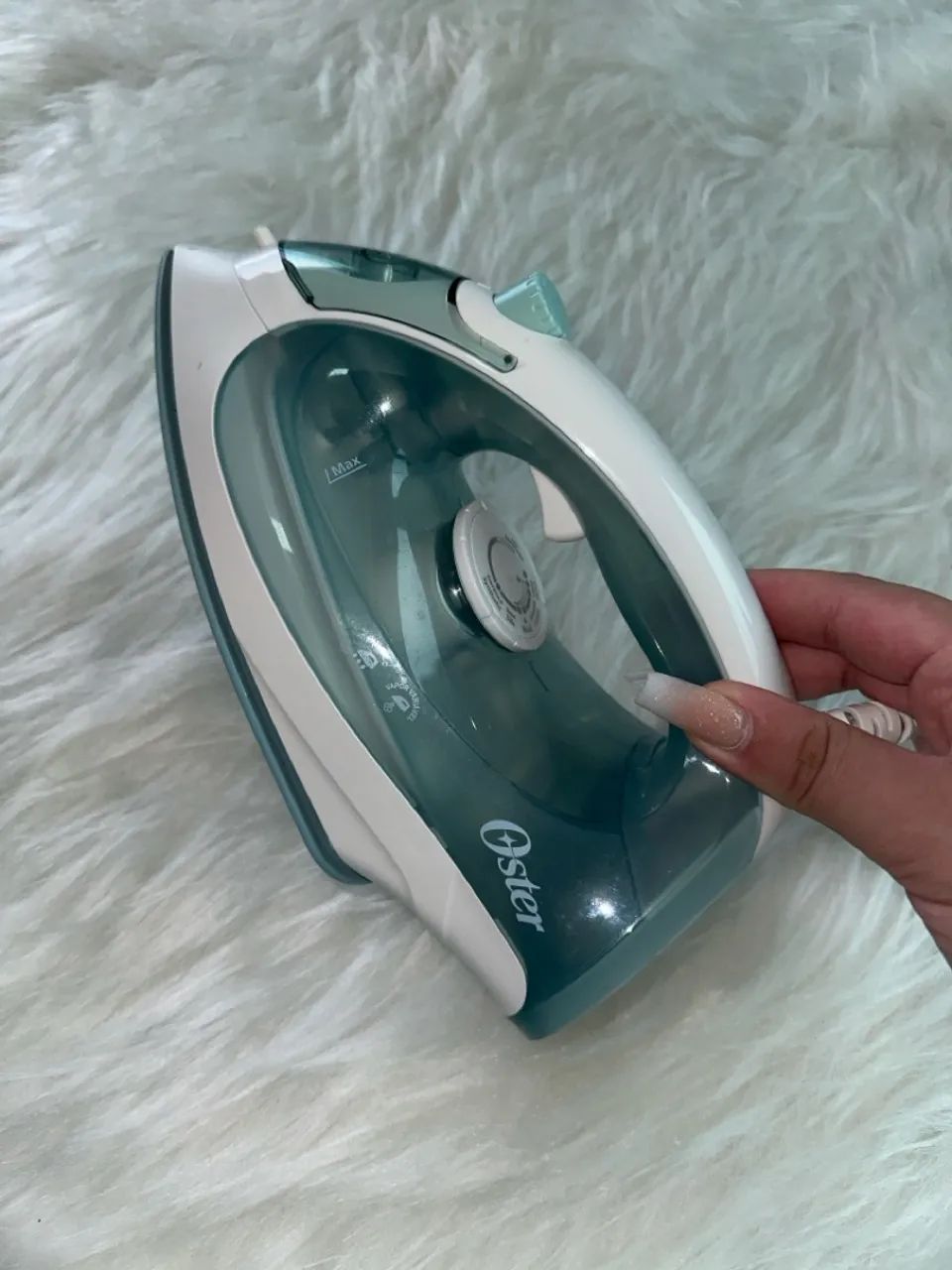 Ferro de Passar Roupa Oster - Semi Novo - Foto 3