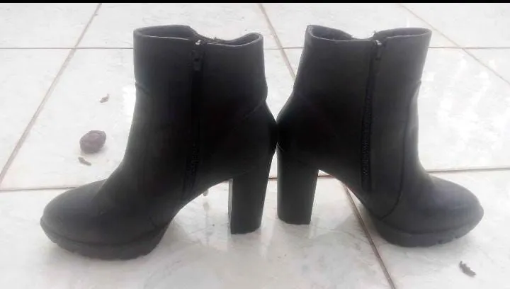 Bota ótimo estado