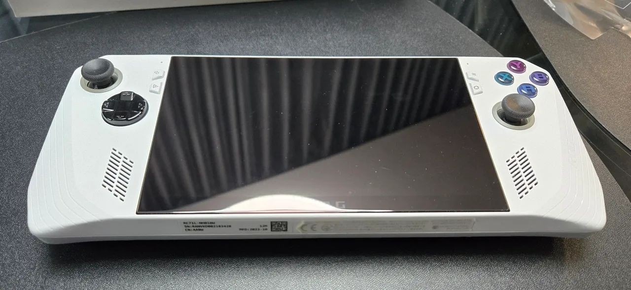 Asus ROG Ally Z1 Extreme com 1 TB de SSD