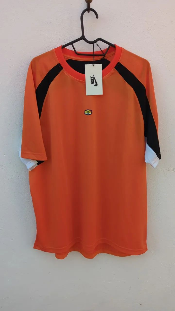Camiseta Nike airmax Tn laranja 