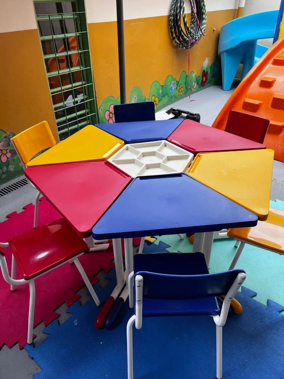 Mesa cadeira infaltil 