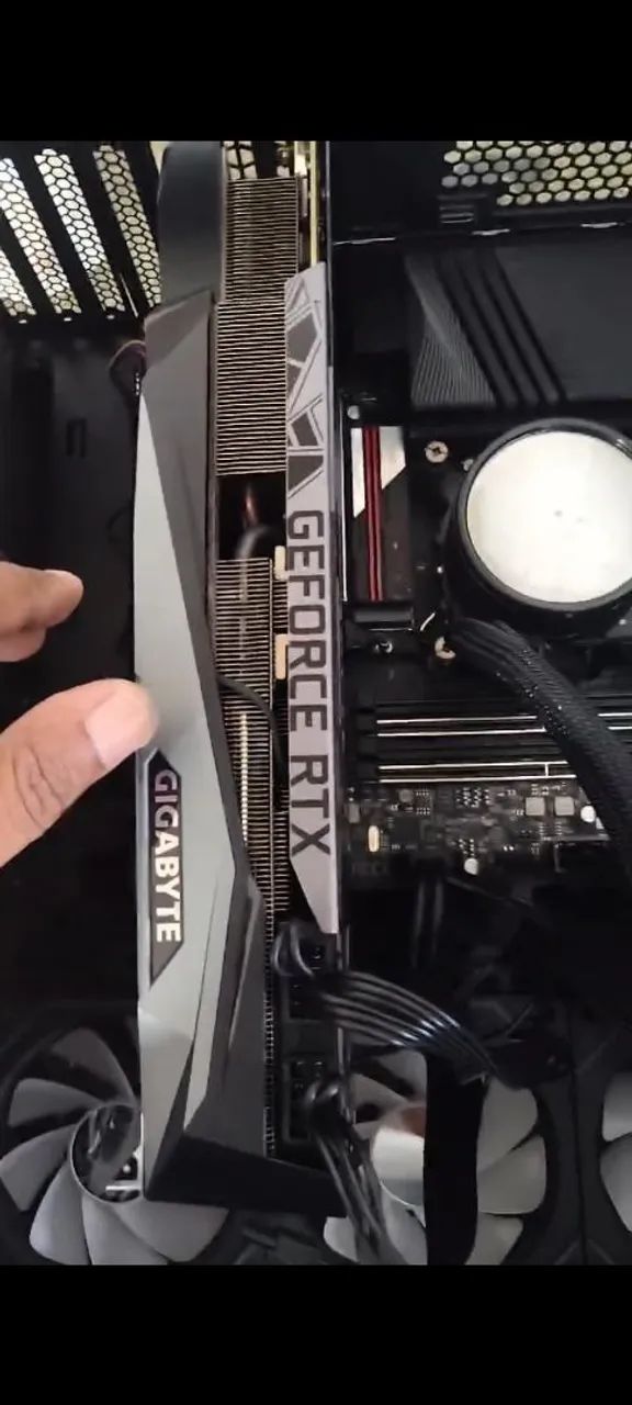 Placa de Vídeo Gigabyte GeForce RTX 3080 ti - Foto 3