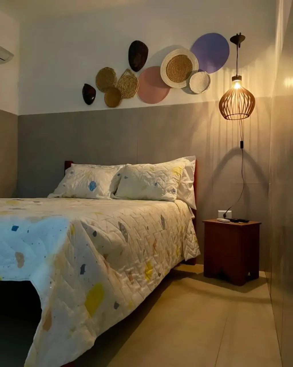 Pousada a venda com 8 lofts completos, com cozinha, banheiro. Terreno de 405 metros.