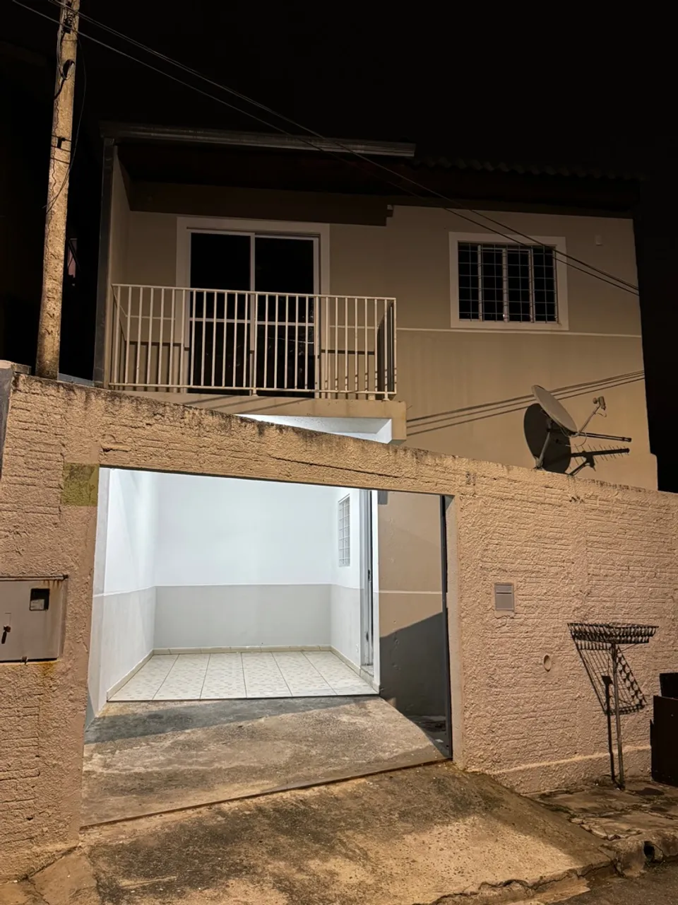 ALUGA-SE CASA NA BARREIRINHA - 3 QUARTOS
