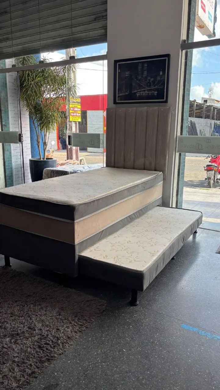 Cama solteiro com  auxiliar 