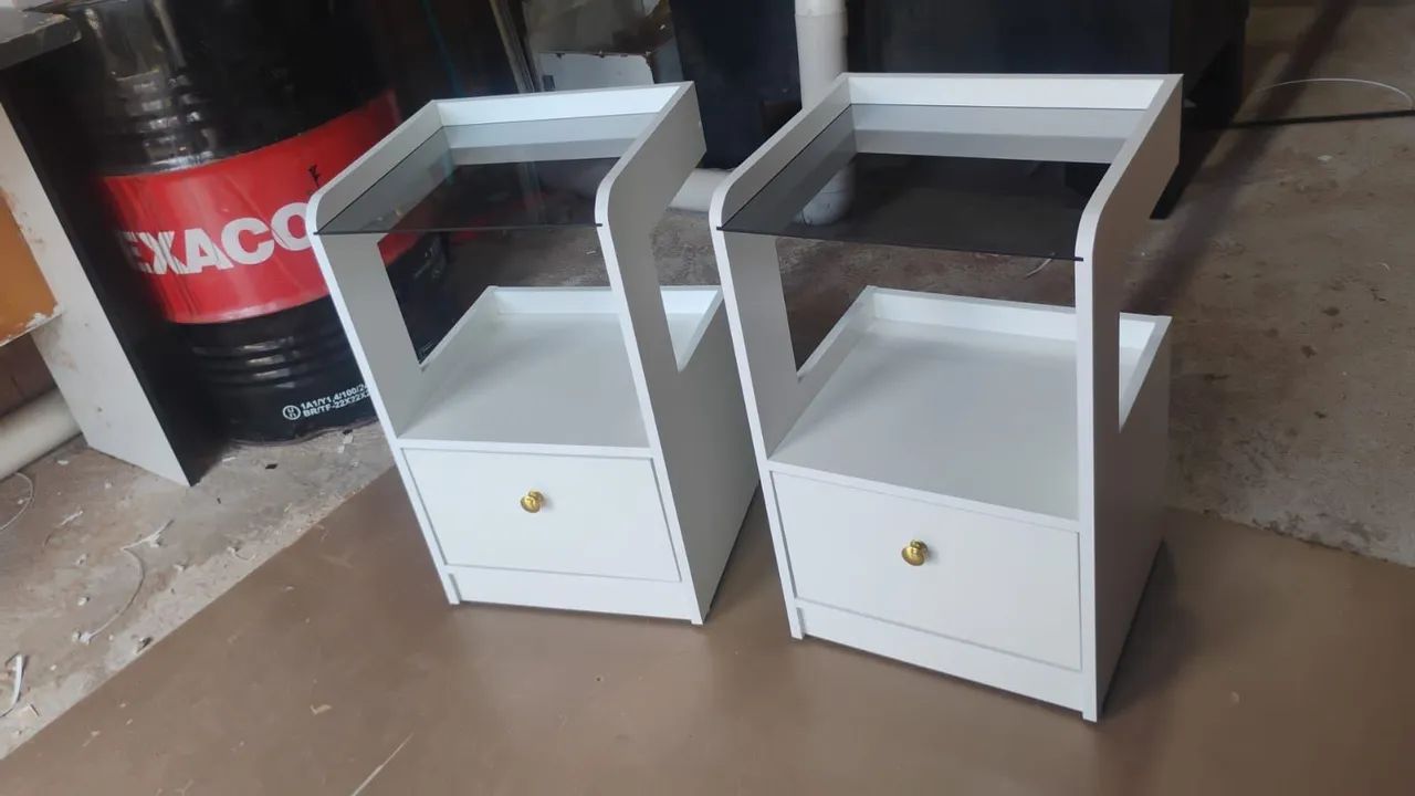 Mesa de cabeceira branca com gaveta - Foto 3