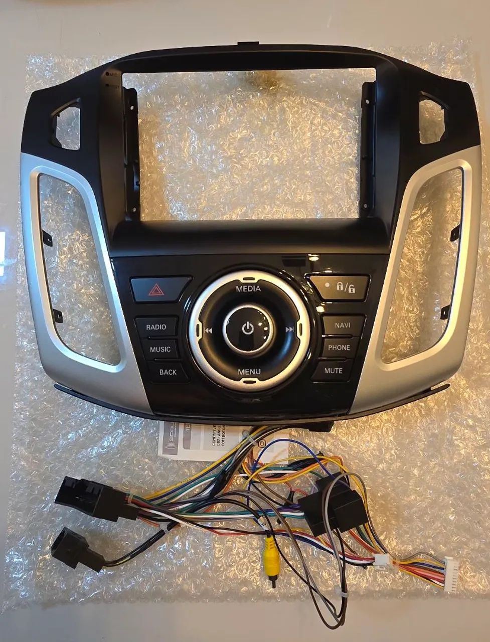 Moldura para multimídia 9 polegadas Ford Focus 2014 a 2019