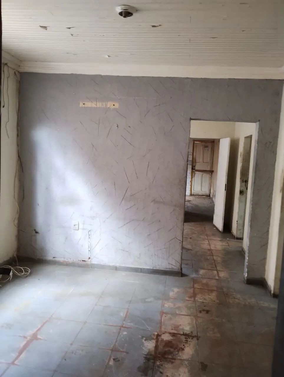 Bairro Funcionários casa Pra reforma.... - Foto 3