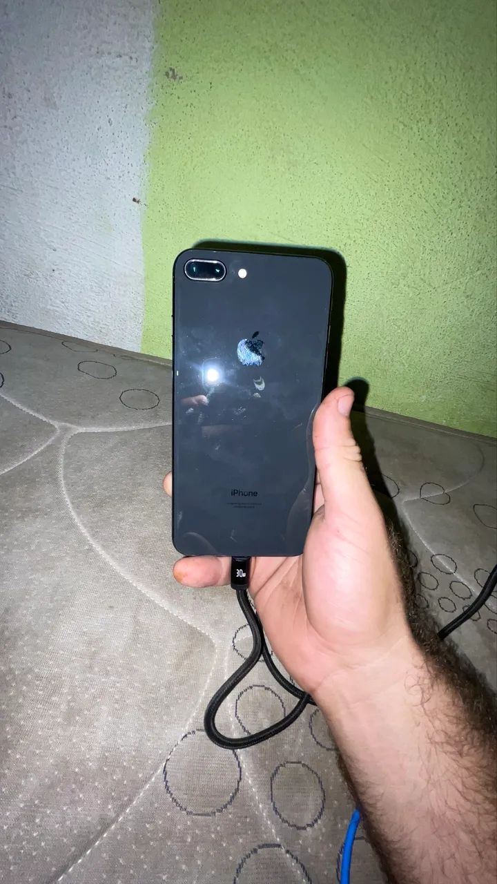 iPhone 8 Plus 