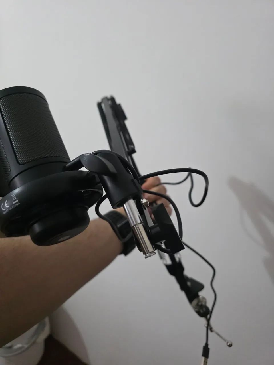 Microfone Stream Havit RGB Com Braço Articulado Gk50 Pro Preto - Foto 3