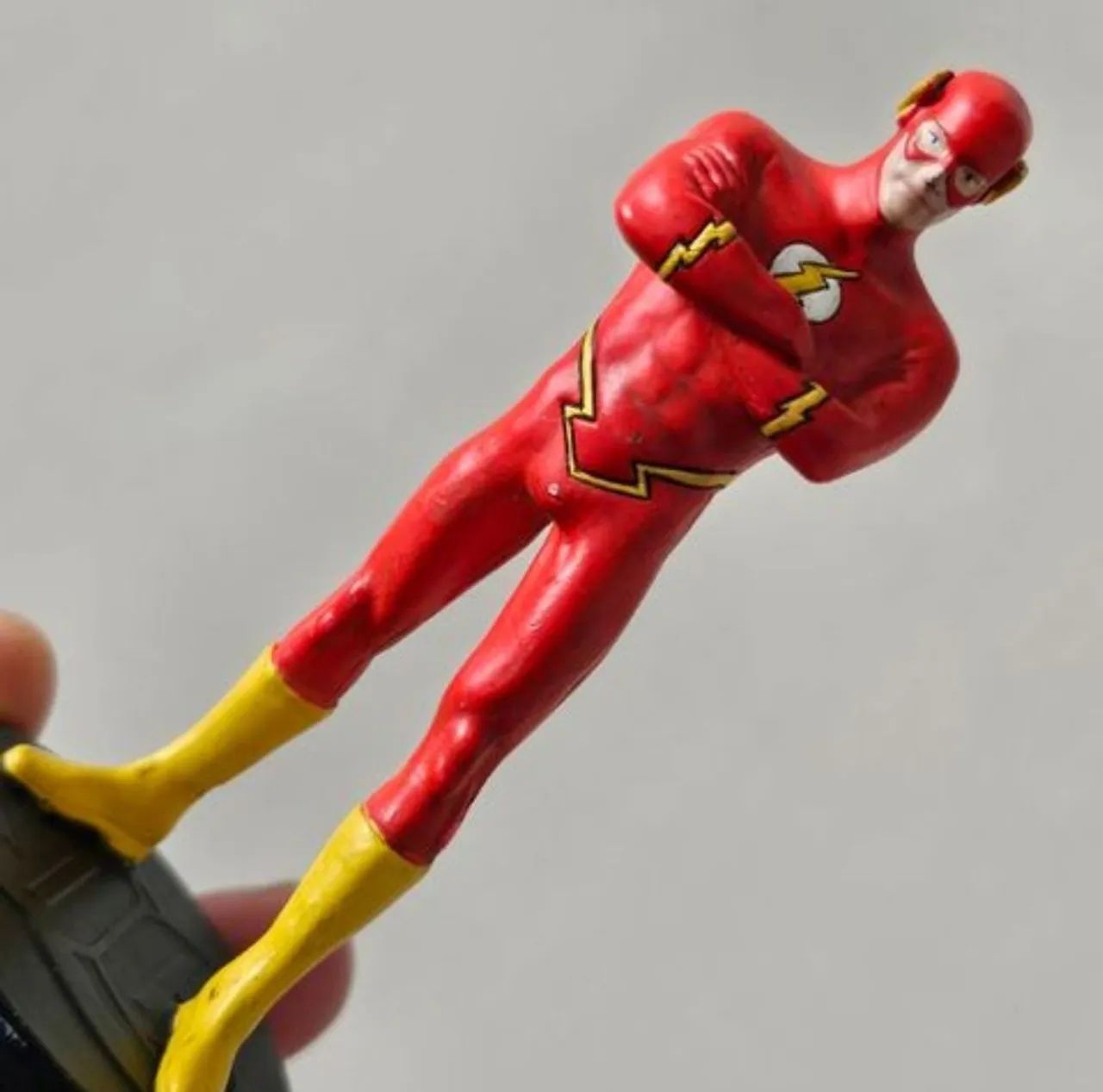 Miniatura Flash da coleção DC Comics | eaglemoss - Foto 2
