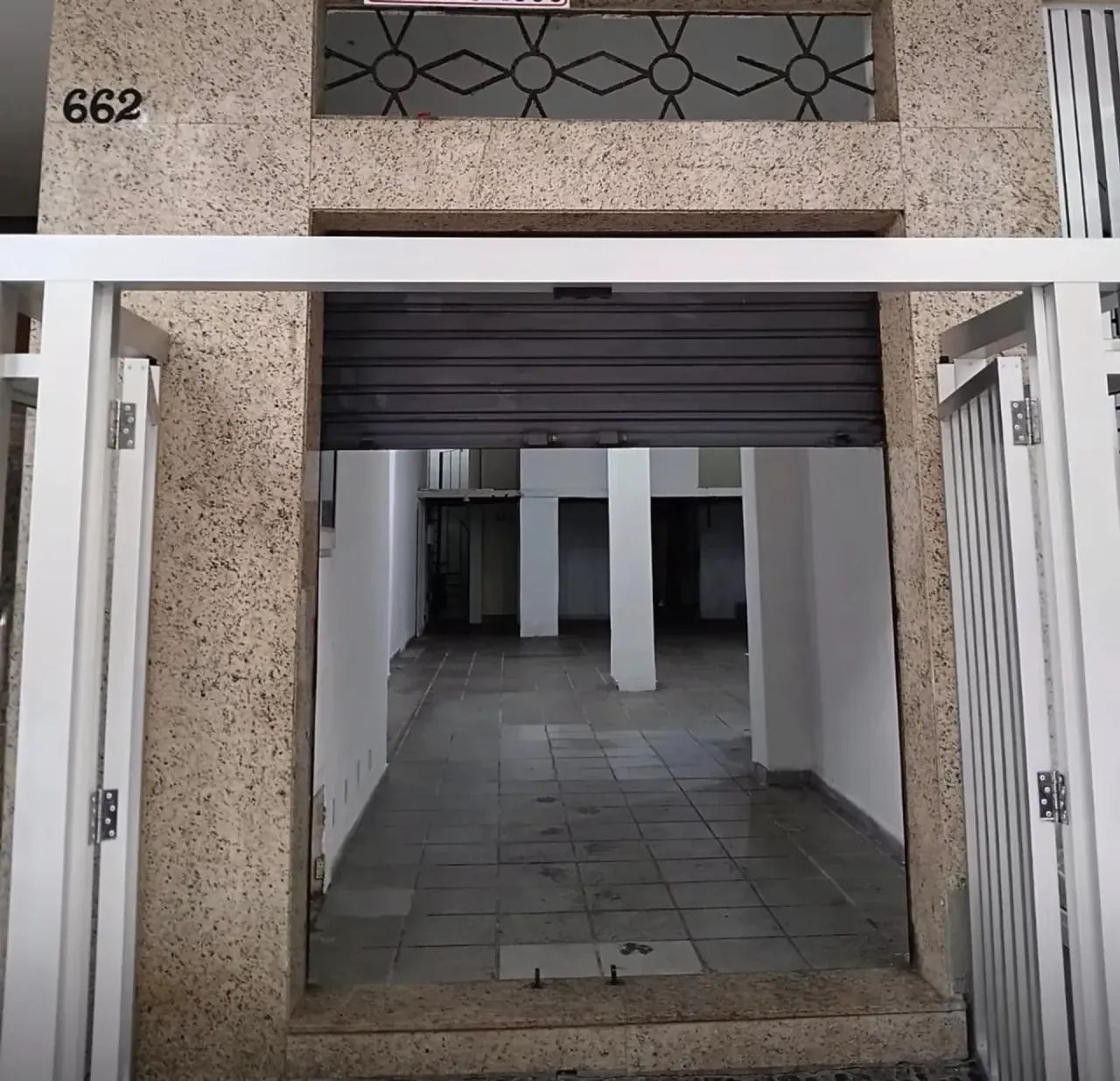 Alugo loja comercial na Gustavo Sampaio