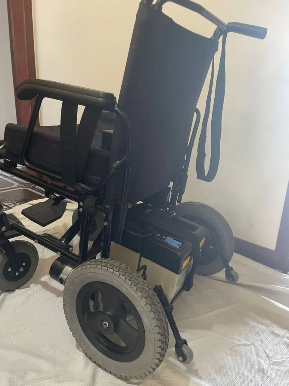 Vendo cadeira de roda elétrica  - Foto 6