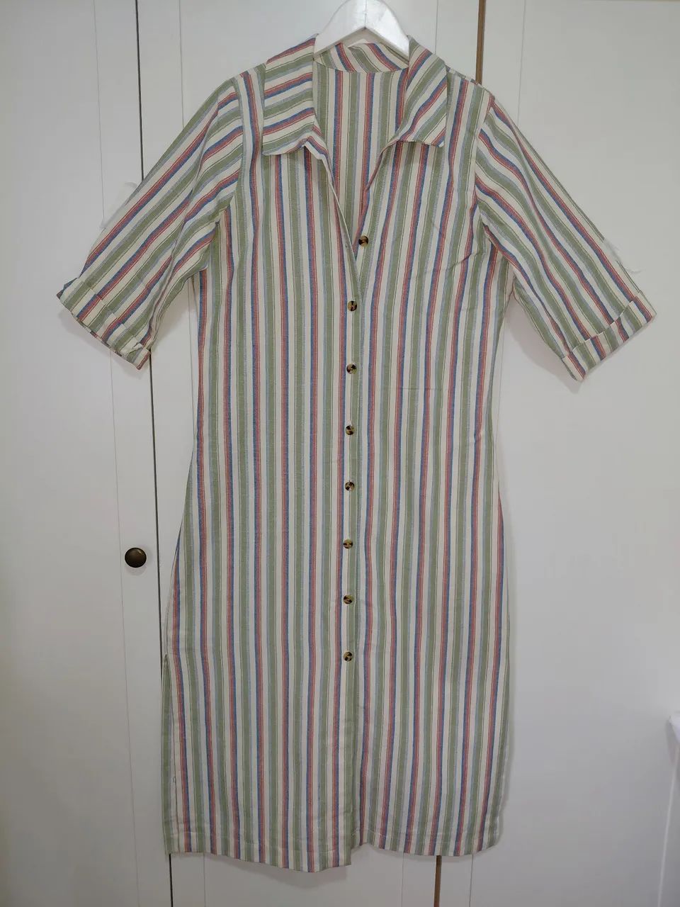 Roupas novas e usadas