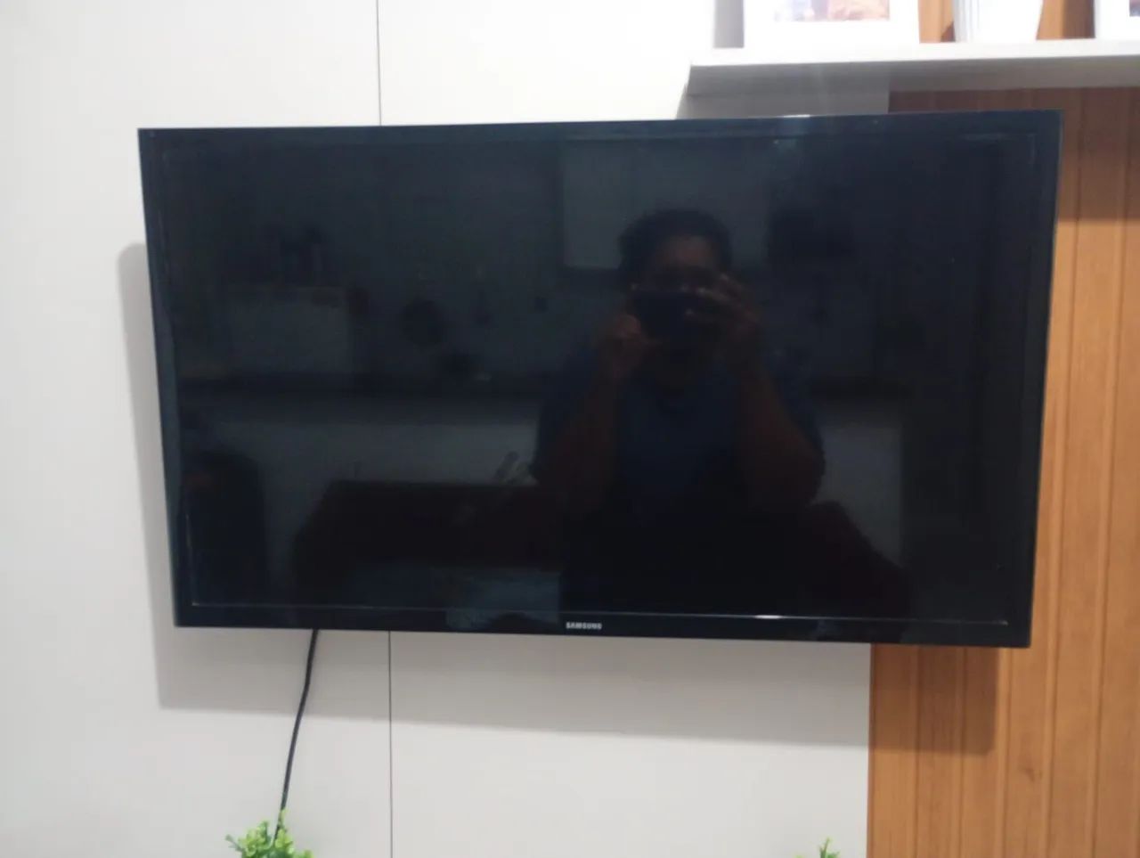 TV Led 32 polegadas Samsung  NÃO E SMARTV tem conversa no valor 