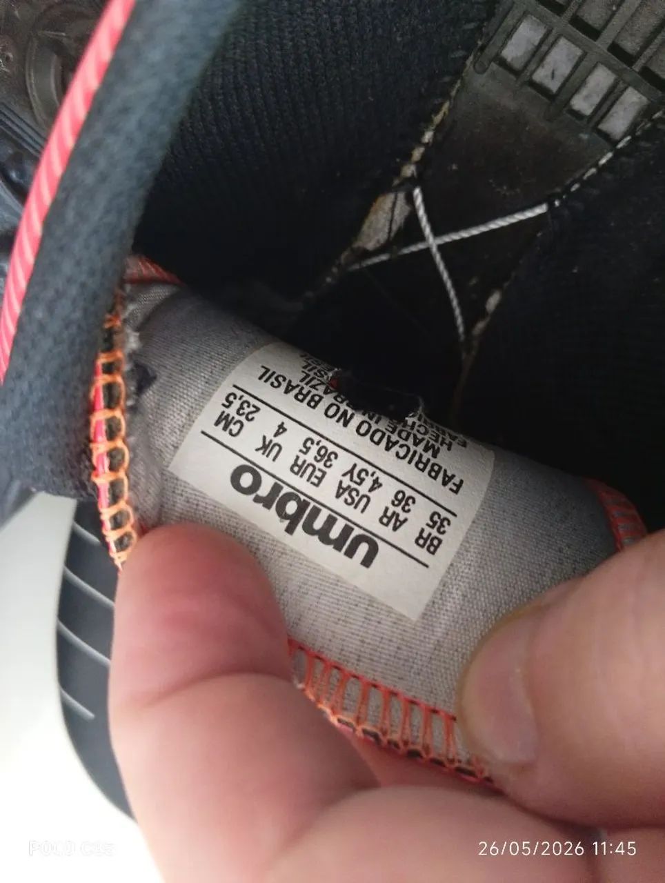 Chuteira umbro tamanho 35 - Foto 4