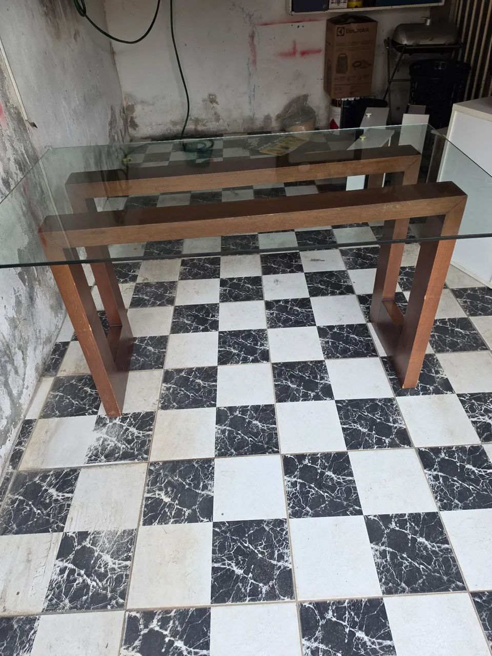 Mesa com vidro temperado 