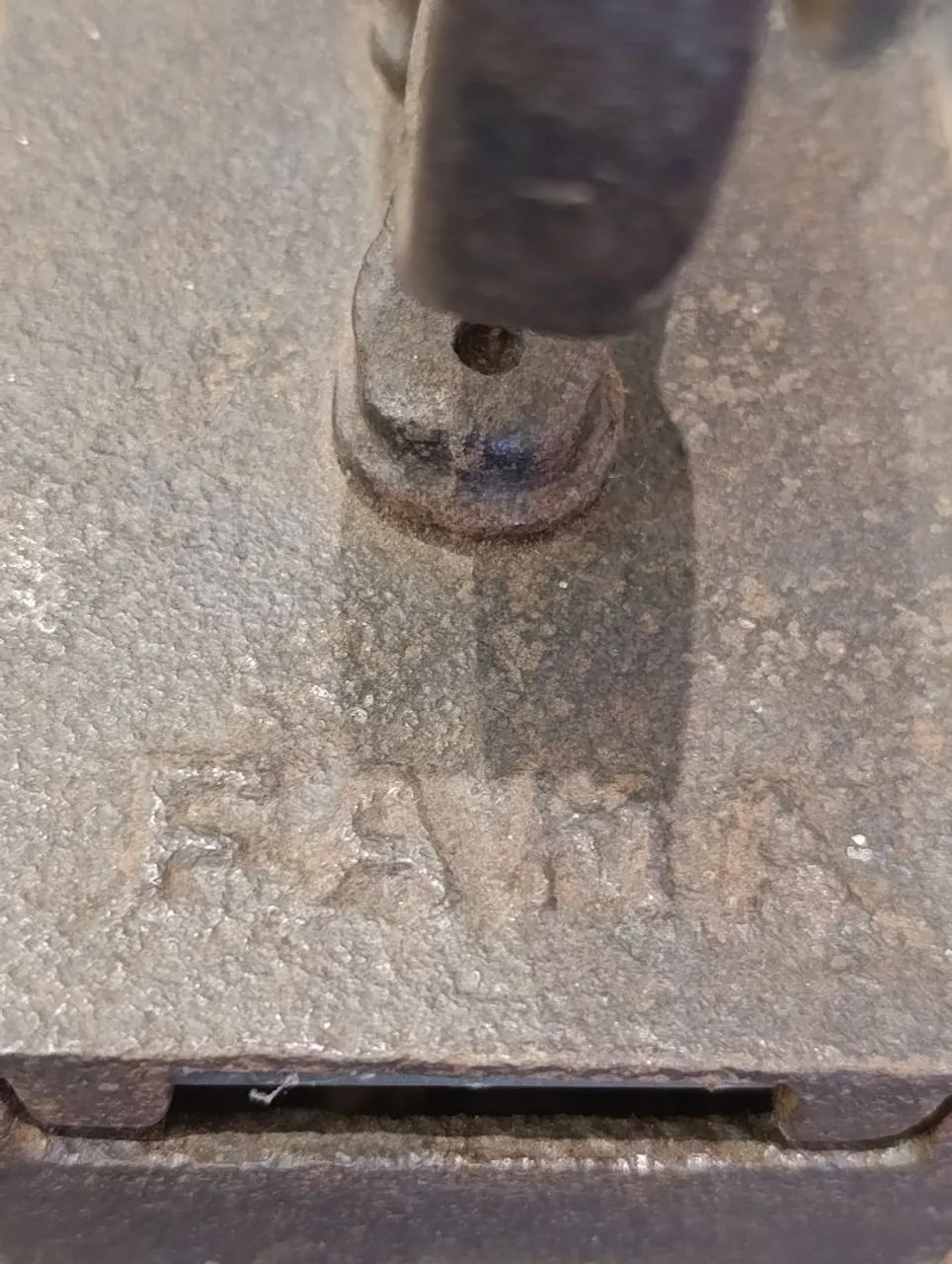 Ferro a brasa Fama antigo  - Foto 5