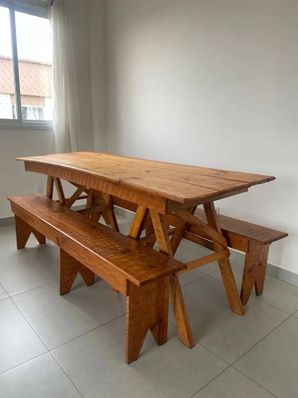 MESA DE MADEIRA *