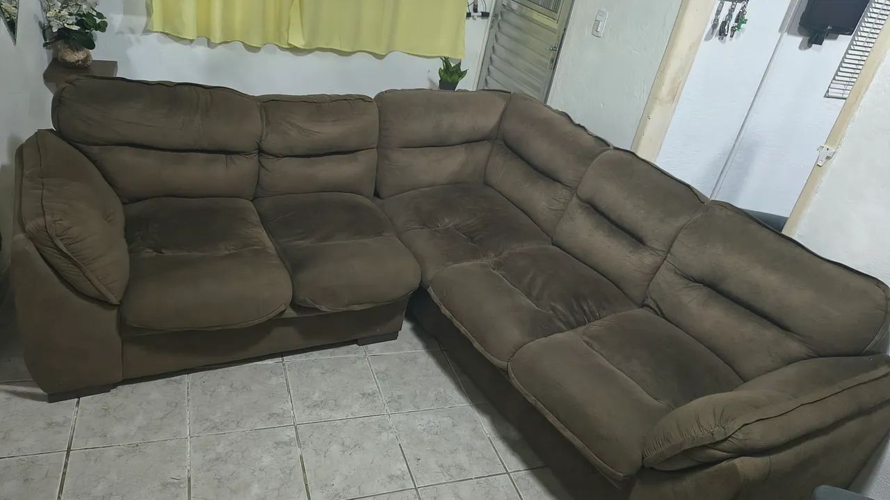 Sofá em L - 5 Lugares (CONSERVADO)