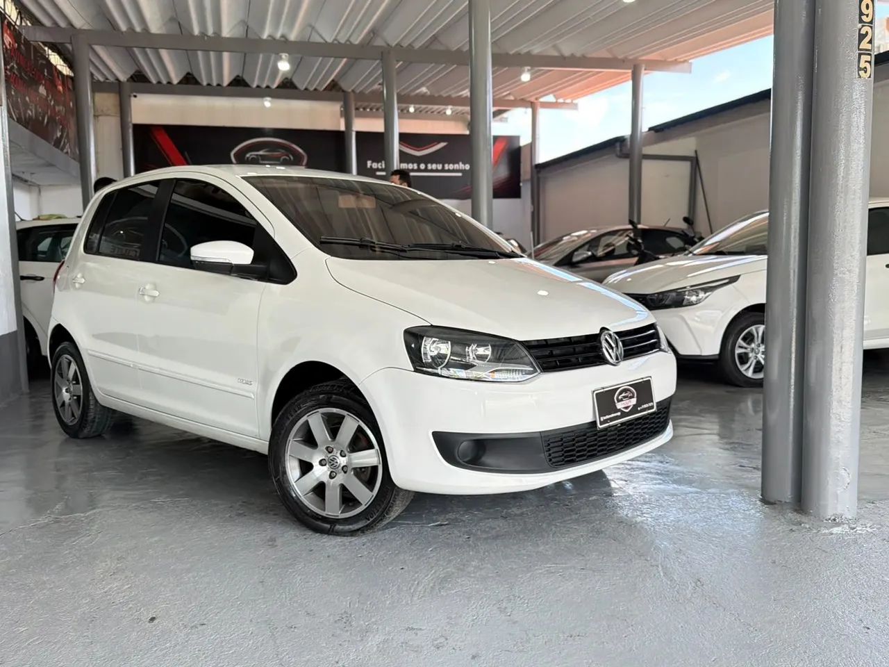 Volkswagen Fox Fox 1.0 Mi Total Flex 8V 5p 2013