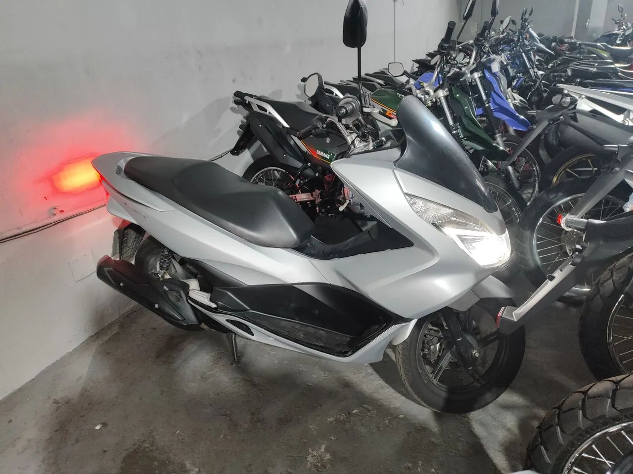 PCX 150 MODELO 2018 - Foto 2