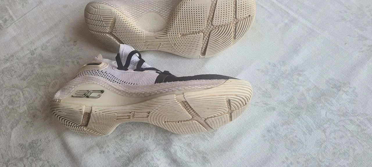 TÊNIS  UNDER ARMOUR CURRY 34  6 CS - Foto 4