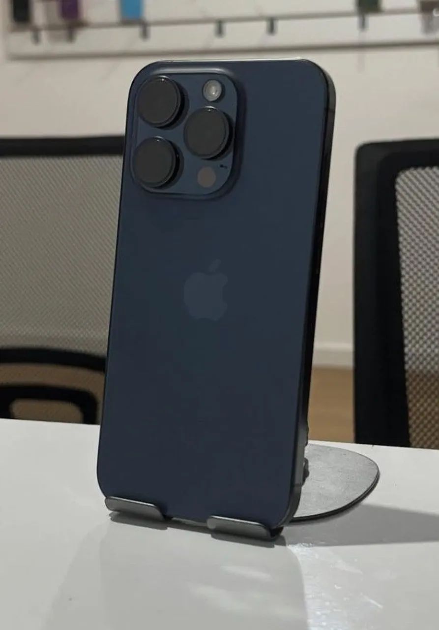 iPhone 15 pro Azul 256 GB 6 meses de garantia 