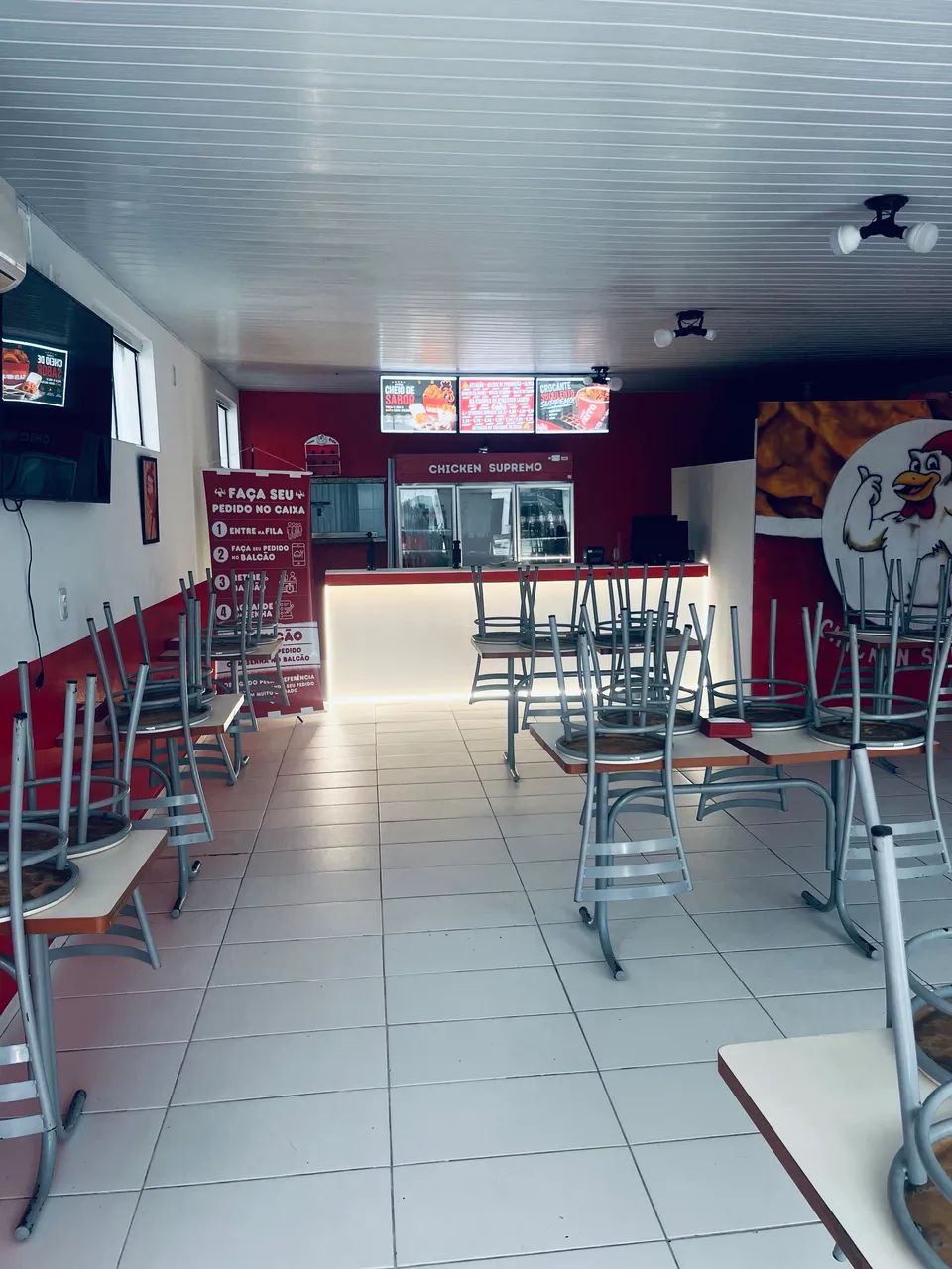 Jogo completo de mesa e cadeiras restaurante