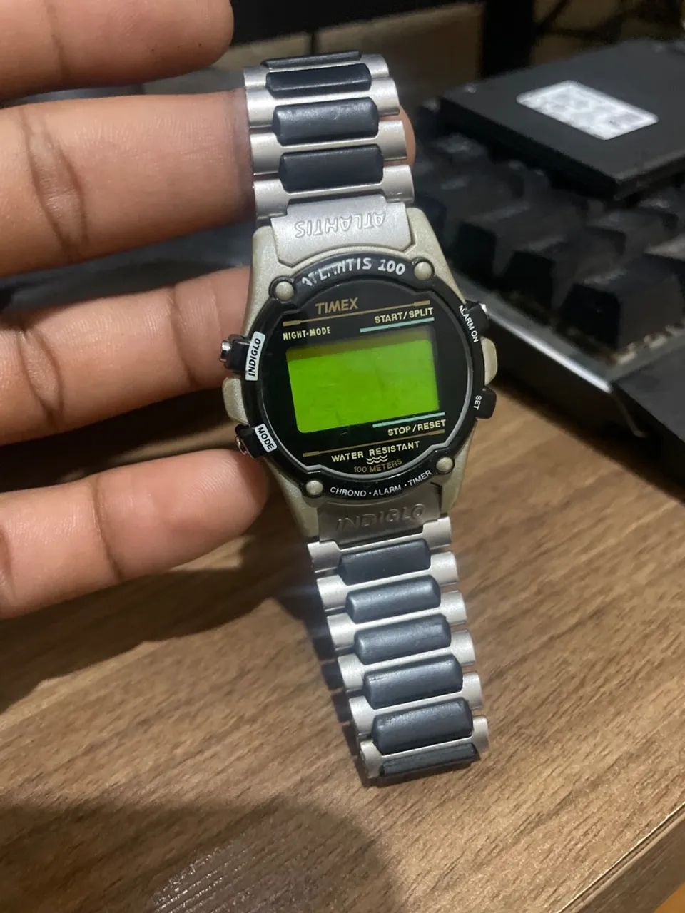 Timex Atlantis 100 
