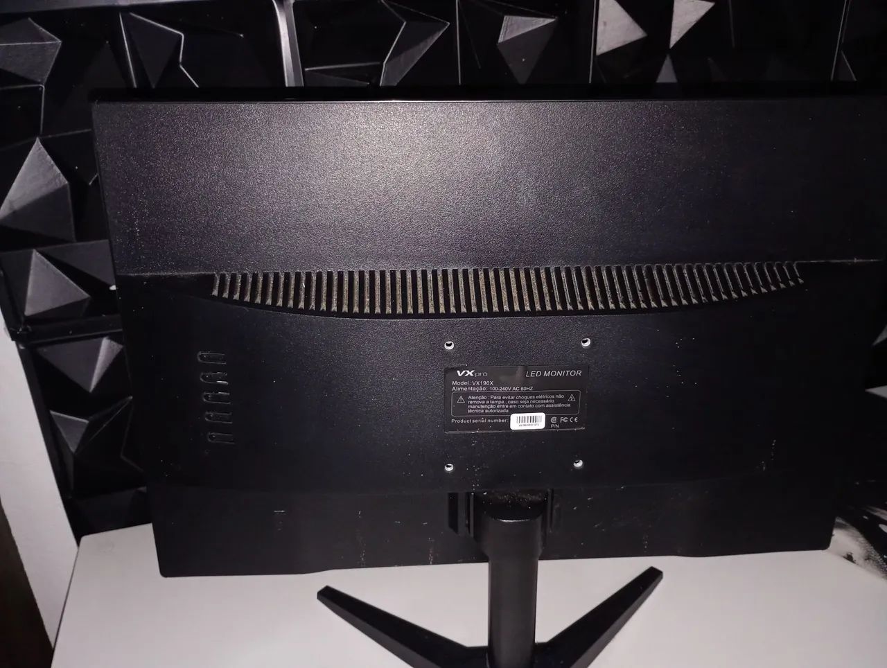 Monitor VX Pro LED Tela Plana para PC - Funcionando