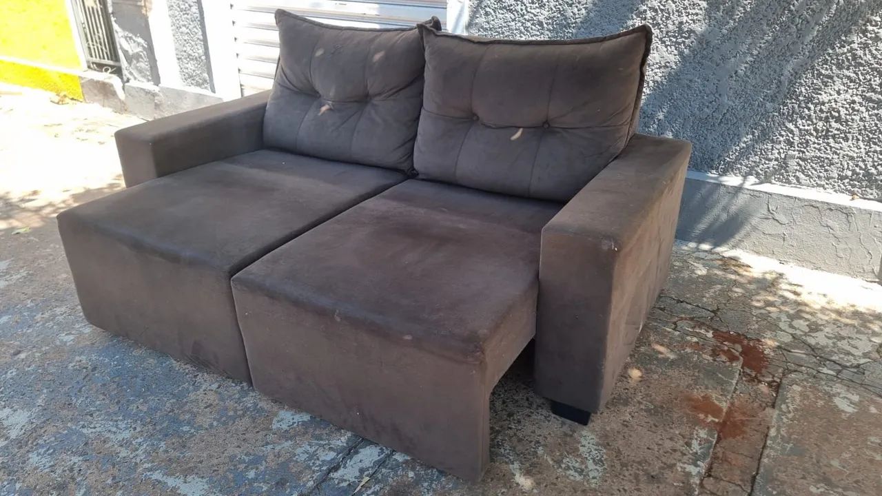 Sofa retrátil bem confortável marcas de uso ((ENTREGO GRATIS)) - Foto 4