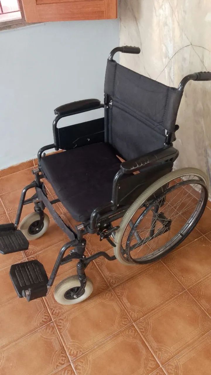 Cadeira de Rodas - Foto 2