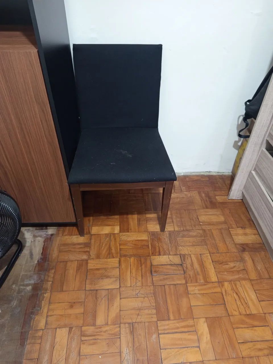 Cadeira preta estofada - Foto 2