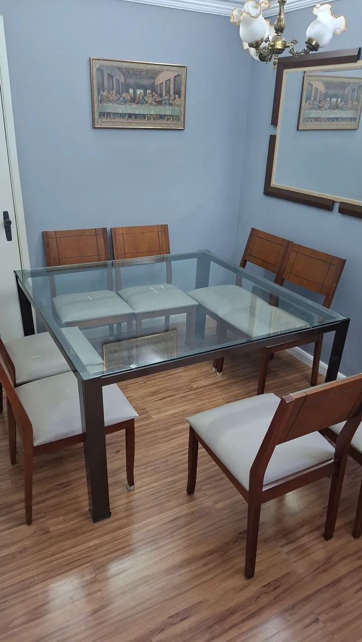 Mesa quadrada pra 8 lugares. Tampo de vidro e base de ferro - Foto 2
