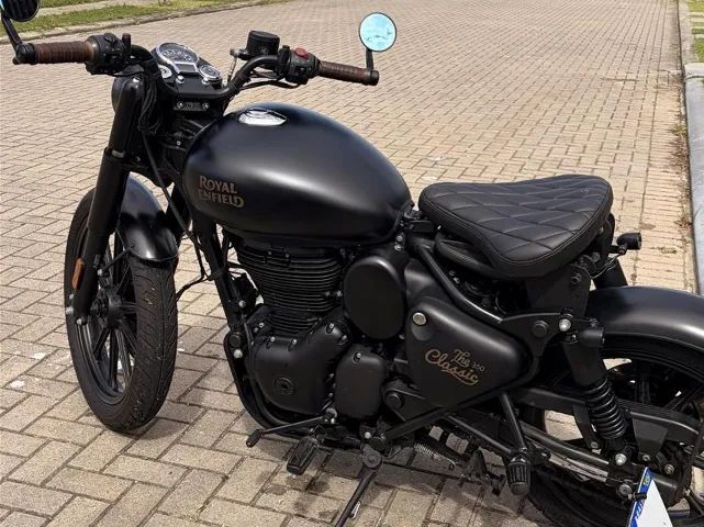 ROYAL ENFIELD CLASSIC 350 Customizada - Foto 4