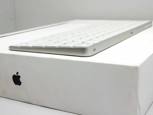 Apple Magic Keyboard com Touch ID USB-C com caixa - Foto 2