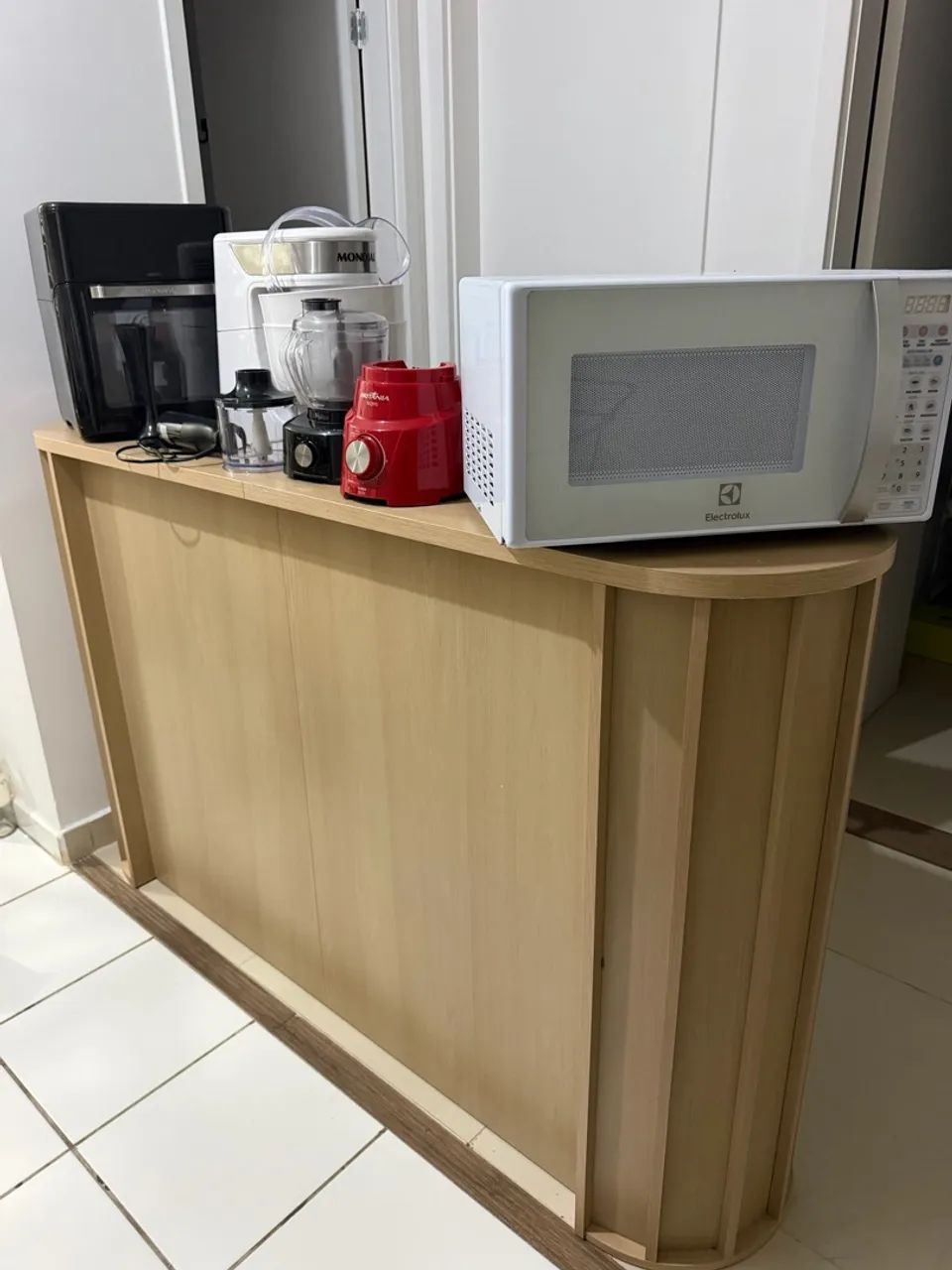 Vendo Balcão com 2 banquetas  - Foto 2