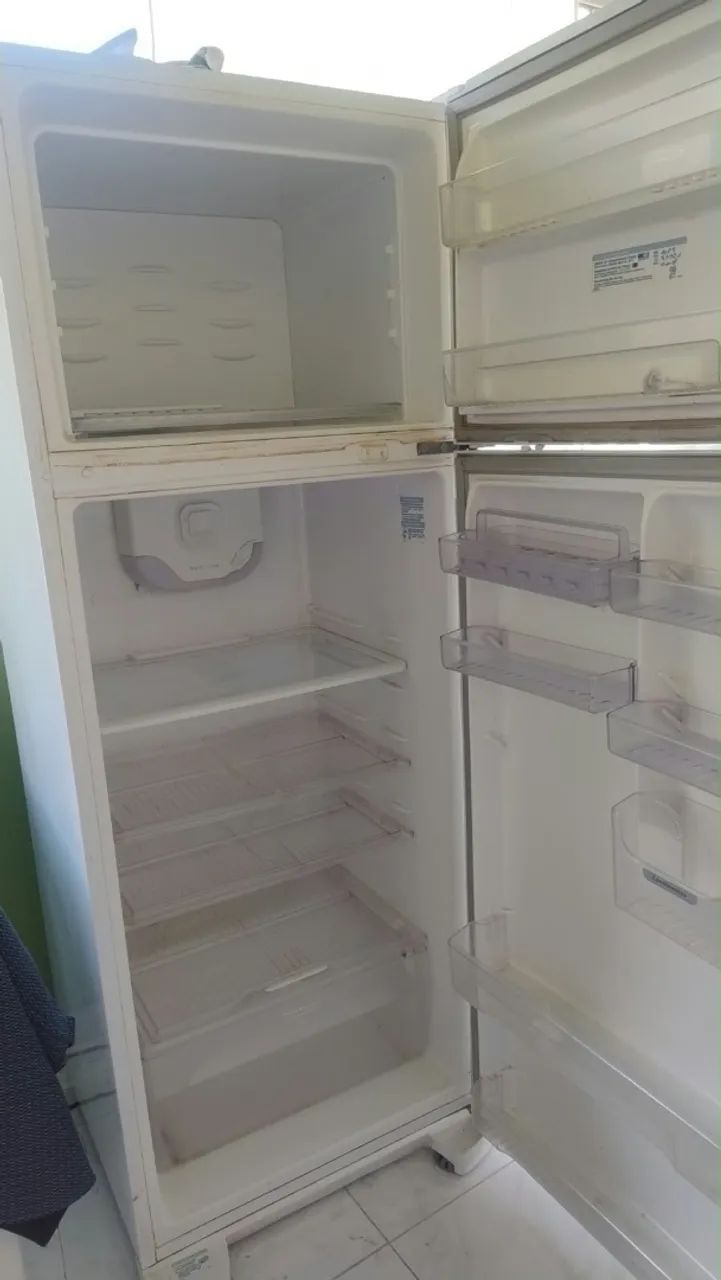 Vendo geladeira  - Foto 2